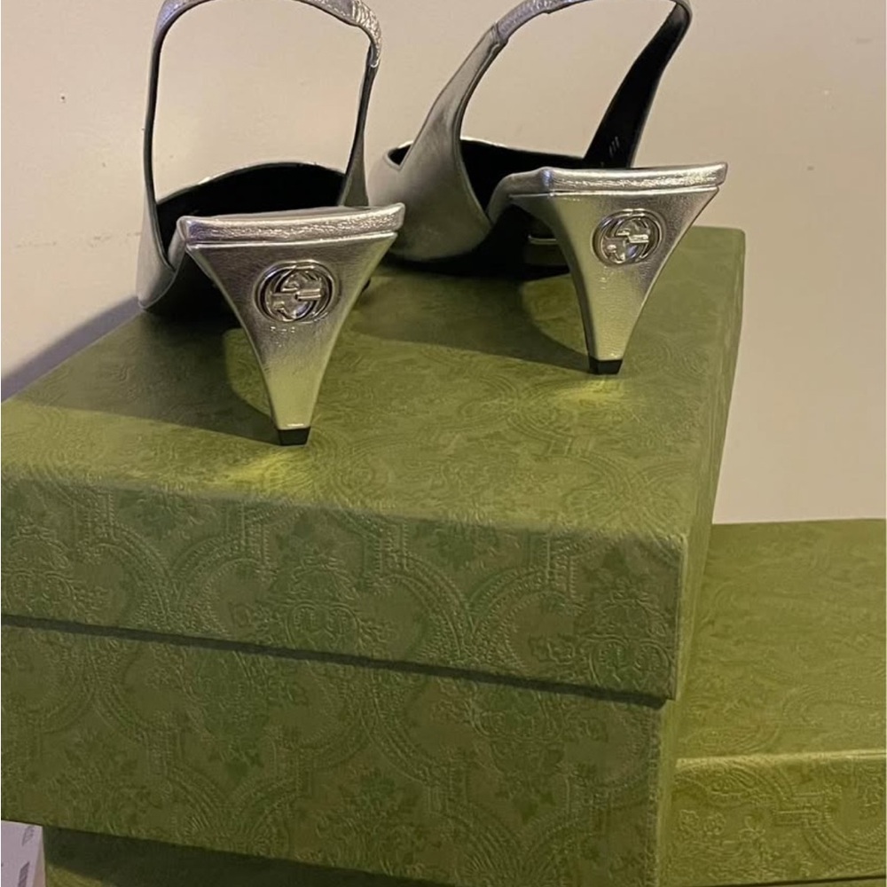 Gucci Silver Metallic Slingback Heels - Picture 2 of 3